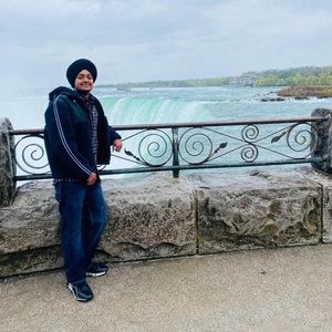 Meet your Posher, Davinder